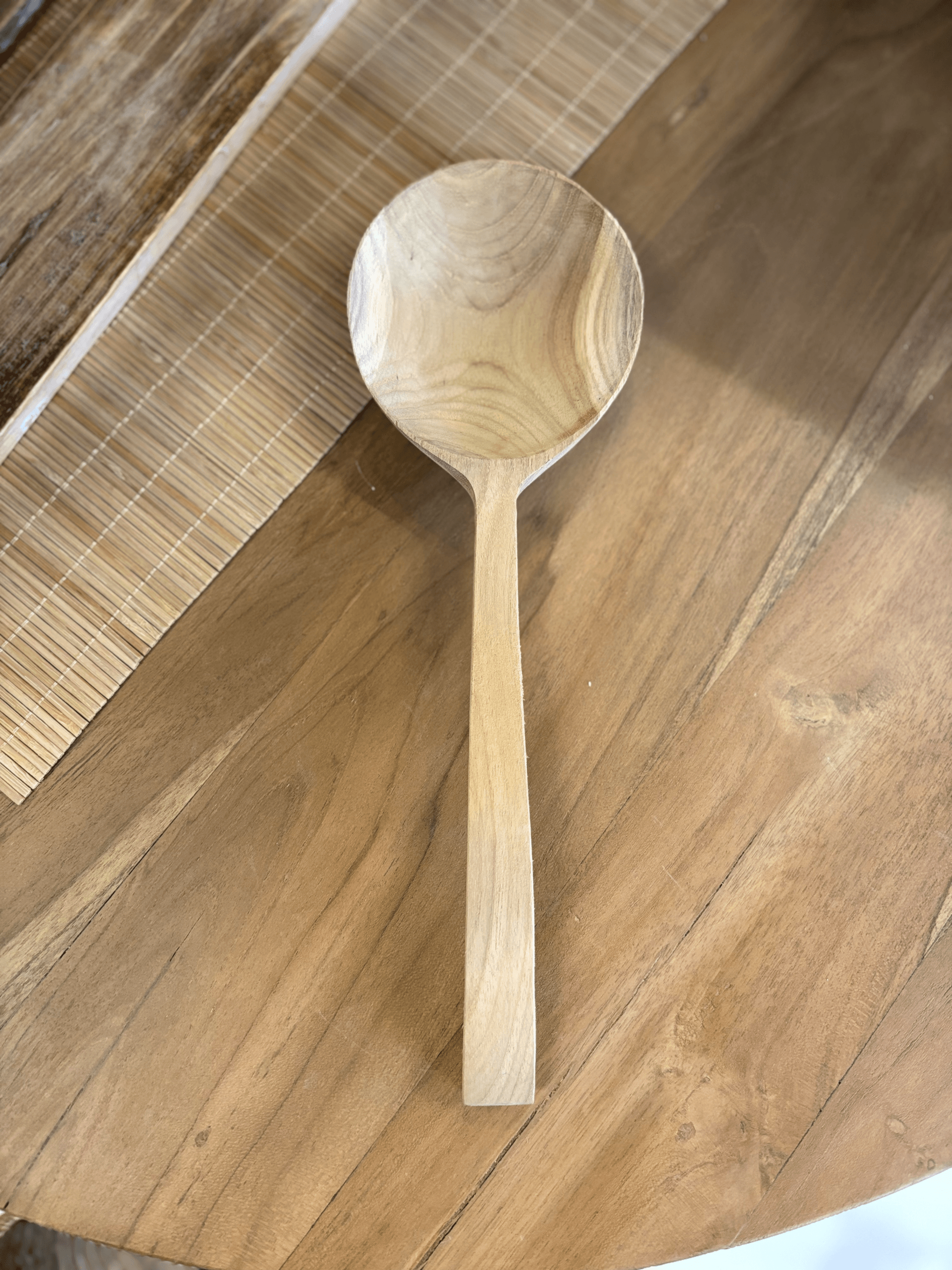 Grande cuillère en bois en teck – ustensile de cuisine artisanal fait main – Image 2